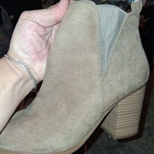 Express Tan Suede Ankle Boots Sz 9